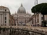 Blick auf den Vatikan vom Tiber aus
