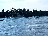 tn_Donauhochwasser15082002029_JPG.jpg